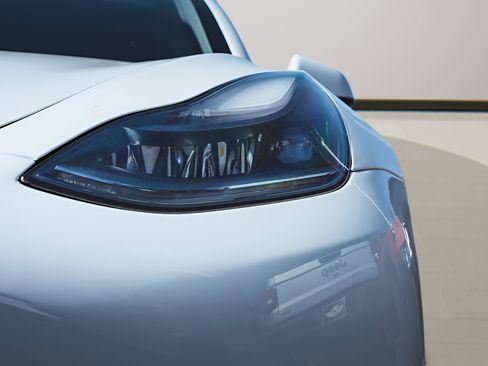 Used 2021 Tesla Model 3 Standard Range Plus RWD image 9