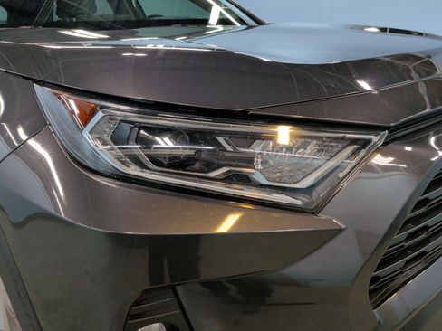 Used 2021 Toyota RAV4 XLE image 3