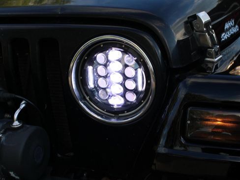 Used 2006 Jeep Wrangler X w/ Jeep 65th Anniversary Edition image 40