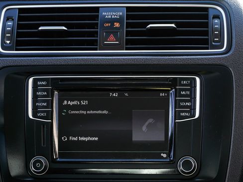 Used 2017 Volkswagen Jetta SE FWD image 37