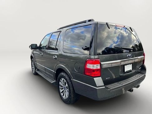 Used 2017 Ford Expedition XLT image 4