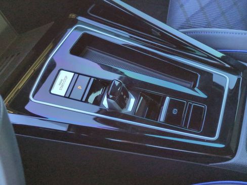 Used 2025 Volkswagen Golf R Black Edition image 30