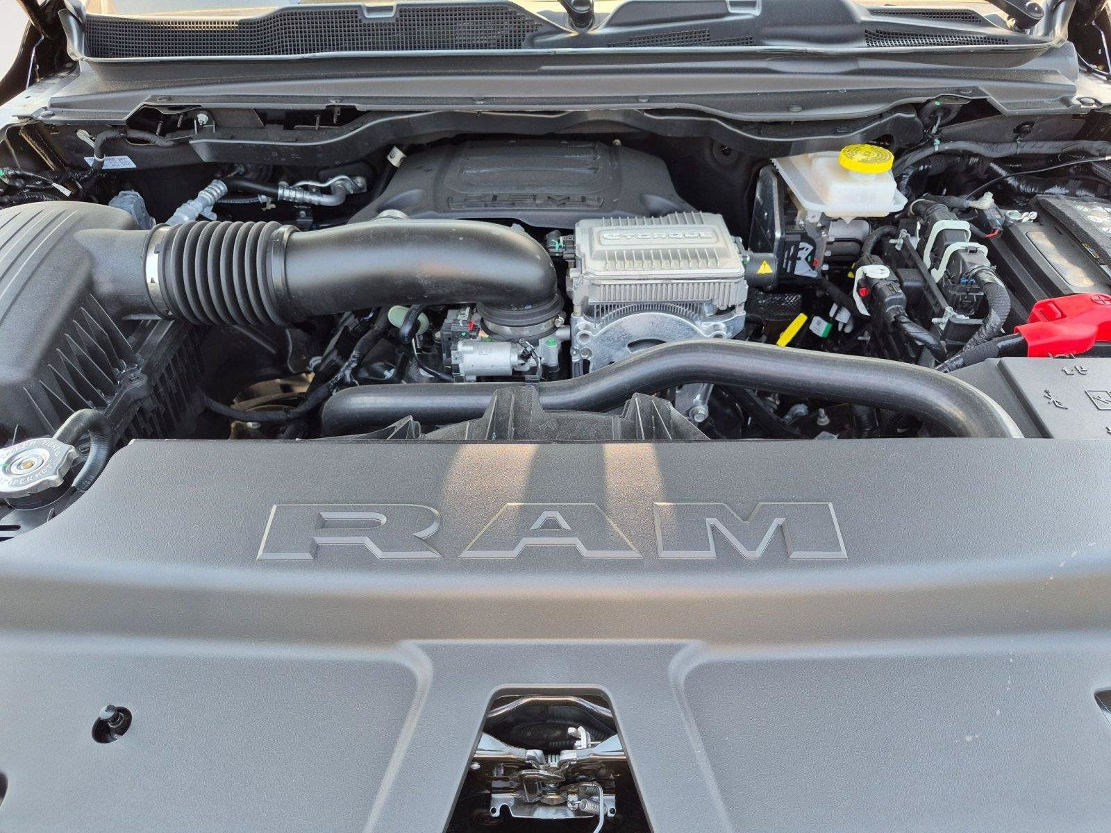 New 2026 RAM 1500 Express AWD/4WD image 36