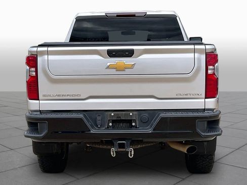 Used 2022 Chevrolet Silverado 2500 Custom w/ Custom Value Package AWD/4WD image 6