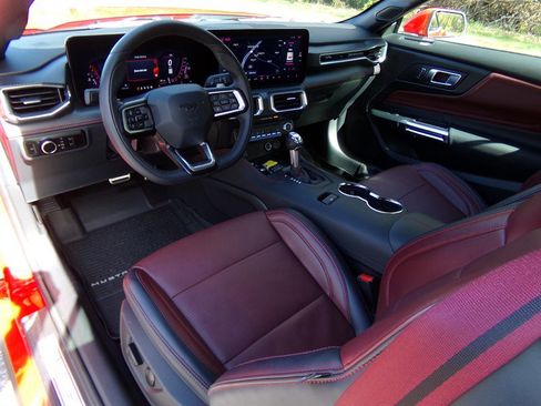 Used 2025 Ford Mustang GT Premium image 23