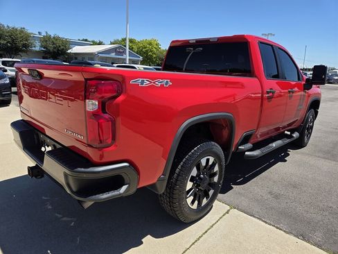 Used 2020 Chevrolet Silverado 2500 Custom w/ Custom Value Package AWD/4WD image 3