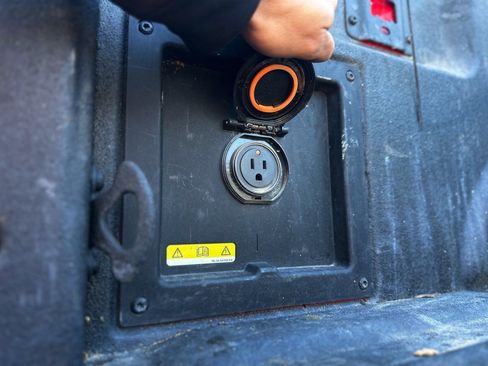 Used 2023 Ford F150 Lariat w/ Equipment Group 502A High image 23