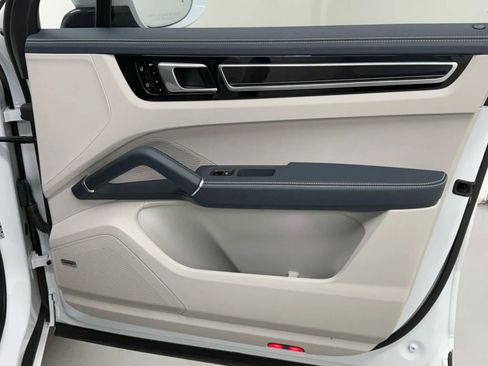 Used 2021 Porsche Cayenne GTS w/ Premium Package Plus image 26