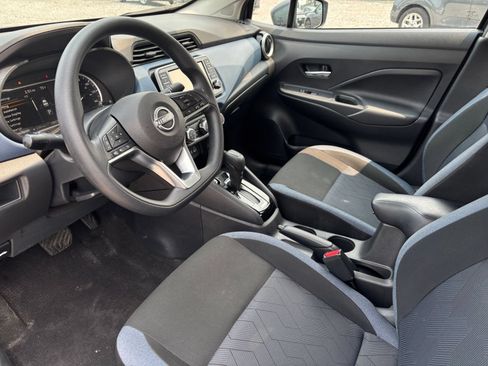 Used 2025 Nissan Versa SV FWD image 34