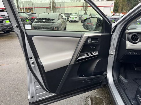Used 2017 Toyota RAV4 Limited image 20