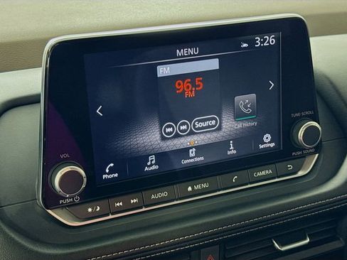 Used 2023 Nissan Rogue SV image 16