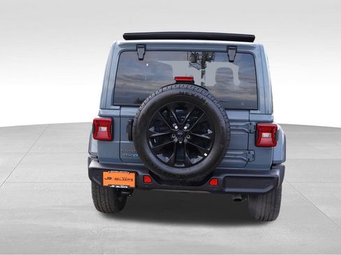 Certified 2025 Jeep Wrangler Unlimited Sahara w/ Safety Group image 7