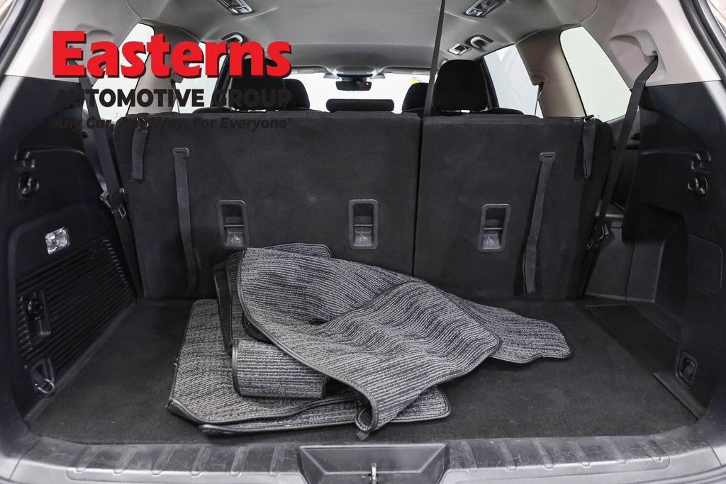 Used 2023 Subaru Ascent Premium w/ Convenience Package AWD/4WD image 9