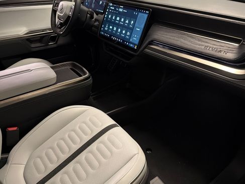 Used 2024 Rivian R1T Adventure AWD/4WD image 14