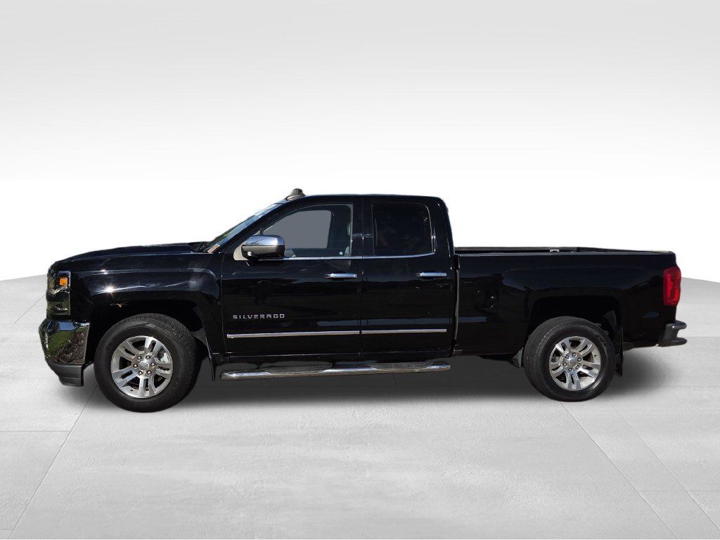 Used 2017 Chevrolet Silverado 1500 LTZ AWD/4WD image 7