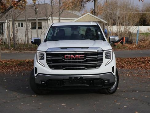 Used 2025 GMC Sierra 1500 SLT image 2