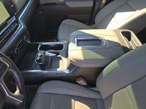 Used 2022 Chevrolet Silverado 1500 LTZ image 29