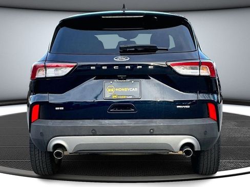 Used 2021 Ford Escape SE image 5