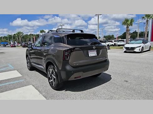 Used 2026 Nissan Kicks SV w/ Cold Weather Package FWD image 29