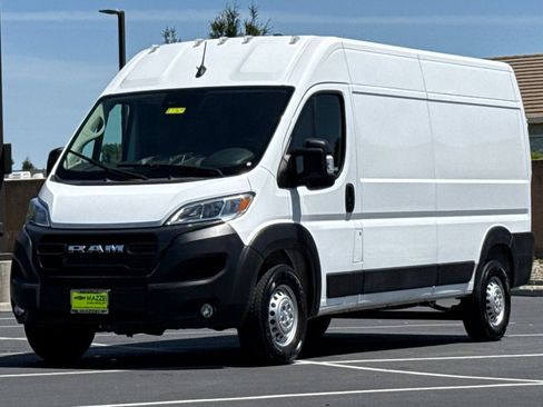 Used 2026 RAM ProMaster 2500 w/ Convenience Group FWD image 14