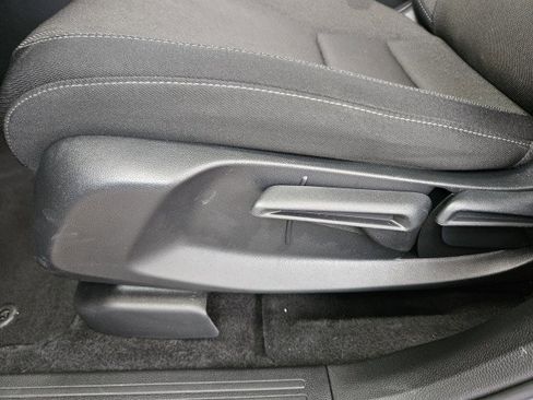 Used 2023 Honda CR-V LX image 28