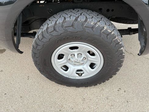 Used 2006 Nissan Frontier XE w/ (G01) XE Preferred Pkg RWD image 13