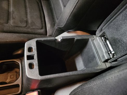 Used 2018 Jeep Renegade Latitude image 31