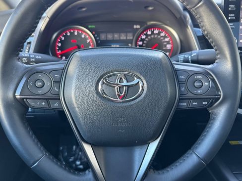 Used 2022 Toyota Camry XSE image 17