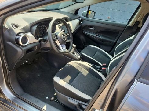 Used 2021 Nissan Versa SV image 9