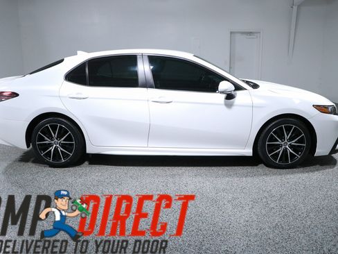 Used 2022 Toyota Camry SE FWD image 6