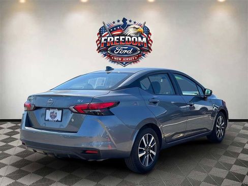 Used 2025 Nissan Versa SV FWD image 4