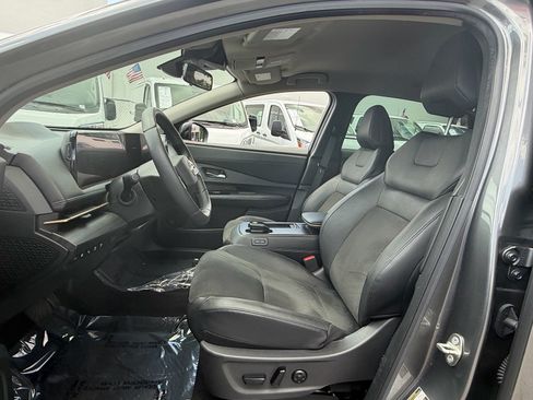 Certified 2024 Nissan Ariya FWD image 9