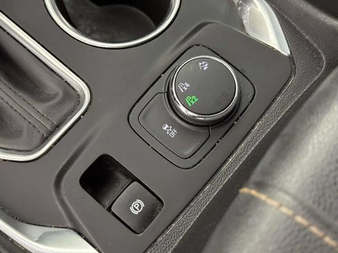 Used 2019 Chevrolet Traverse LT AWD/4WD image 30