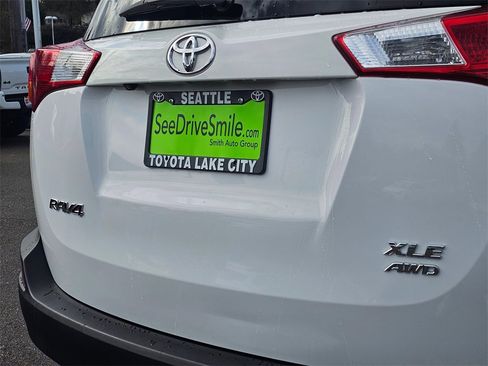 Used 2013 Toyota RAV4 XLE image 13