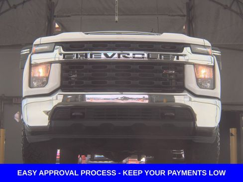 Used 2023 Chevrolet Silverado 2500 LT image 2