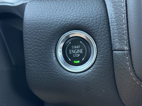 Used 2023 GMC Yukon Denali AWD/4WD image 33