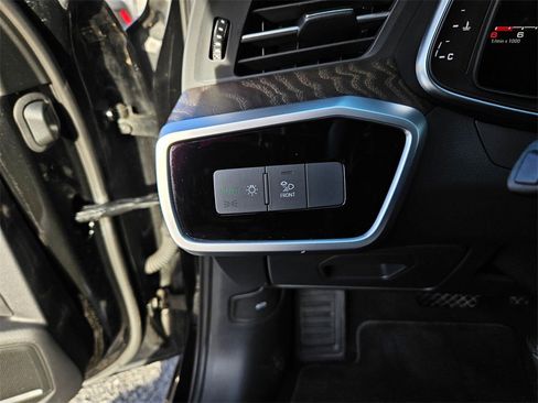 Used 2023 Audi A6 Premium Plus image 17