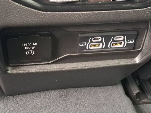 Used 2023 Jeep Grand Cherokee Altitude AWD/4WD image 14