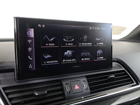 Used 2024 Audi SQ5 Premium Plus w/ Premium Plus Package image 6