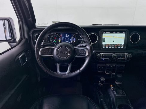 Used 2023 Jeep Wrangler Unlimited Sahara w/ Cold Weather Group AWD/4WD image 17