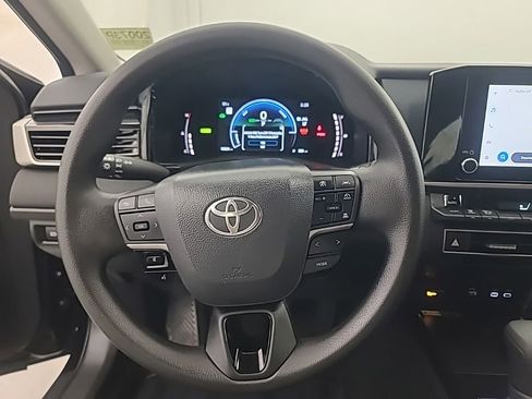 Used 2026 Toyota Camry LE FWD image 32