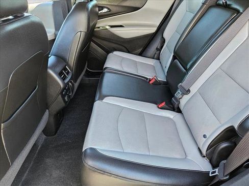 Used 2018 Chevrolet Equinox Premier image 17