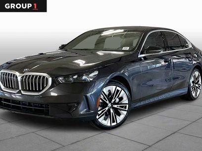 New 2026 BMW 530i xDrive w/ Premium Package
