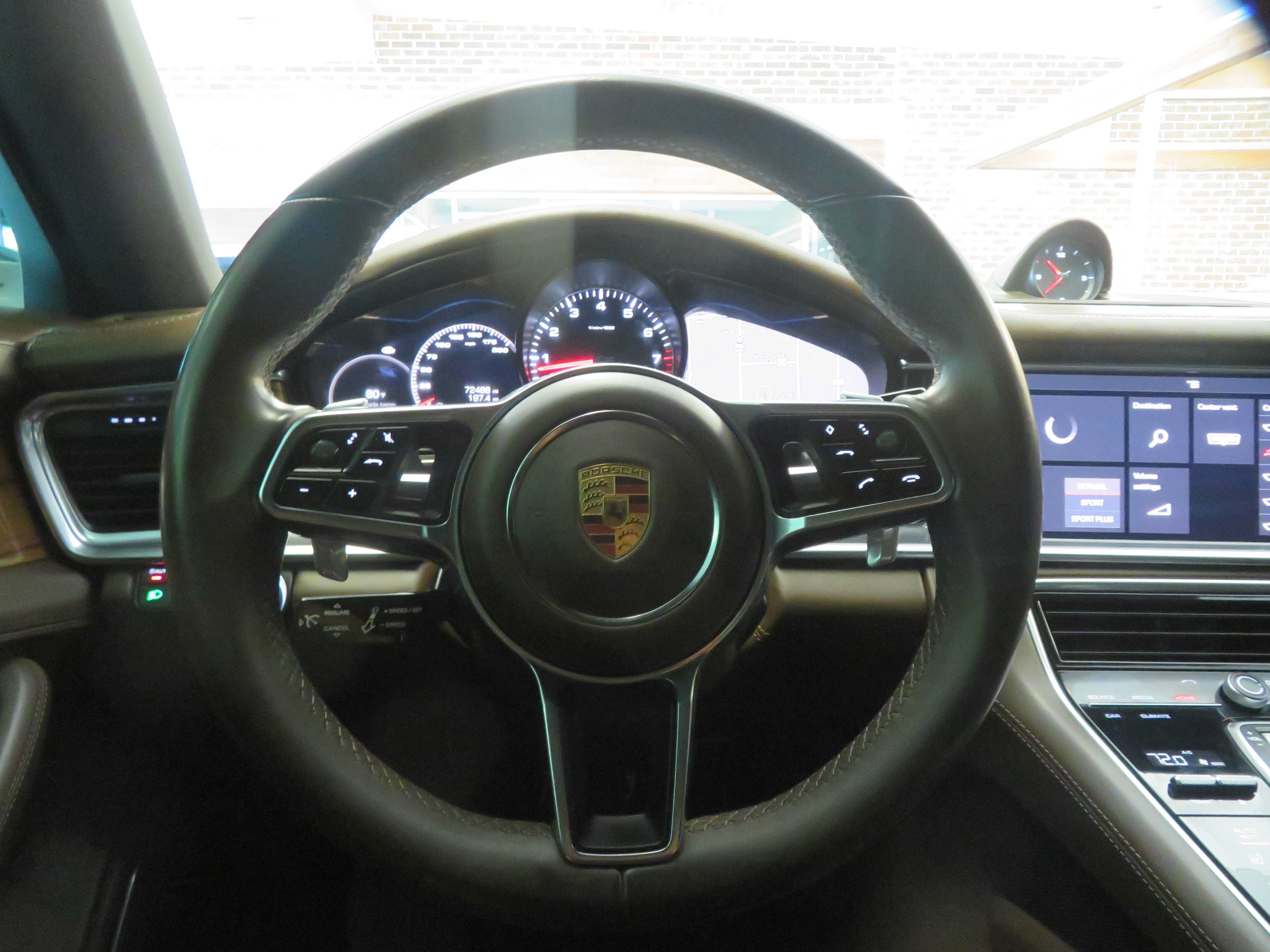 Used 2018 Porsche Panamera 4S AWD/4WD image 32