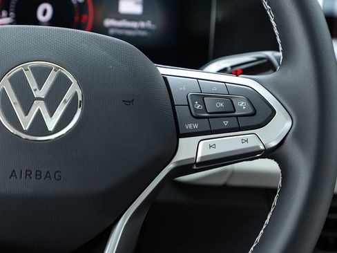 New 2026 Volkswagen Tiguan SE FWD image 22