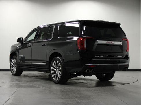 Used 2021 GMC Yukon XL Denali AWD/4WD image 6