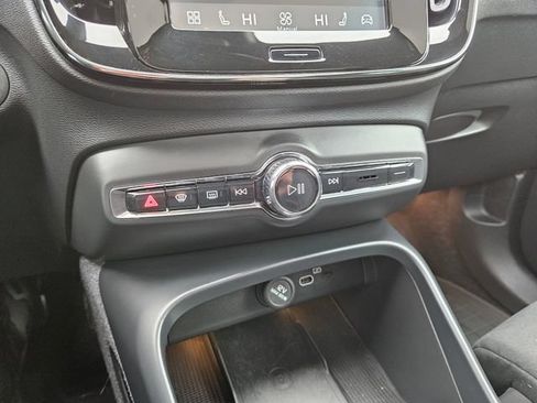 Certified 2023 Volvo C40 P8 Recharge Plus w/ Protection Package Premier AWD/4WD image 27