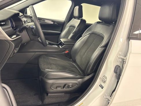 Used 2021 Jeep Grand Cherokee L Laredo image 10