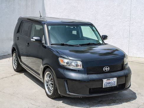 Used 2008 Scion xB FWD image 3