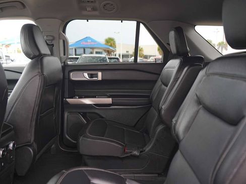 Used 2023 Ford Explorer Limited RWD image 14